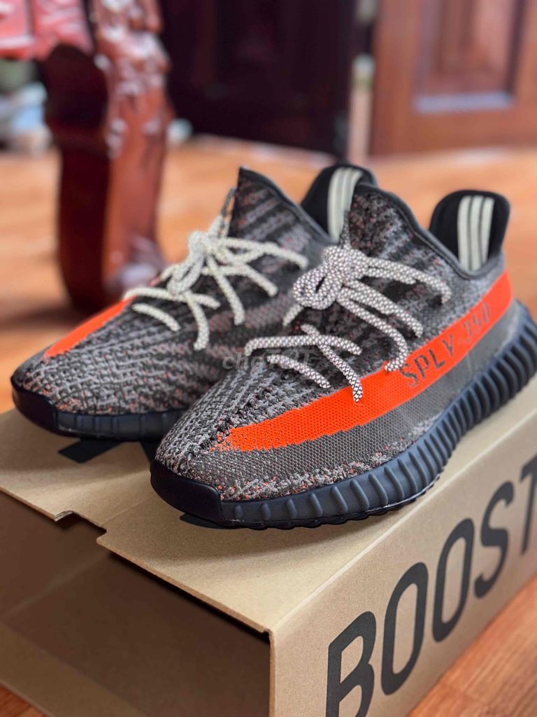 Thanh lí Giày yeezy 350 Dark Beluga sz 43 new 100%