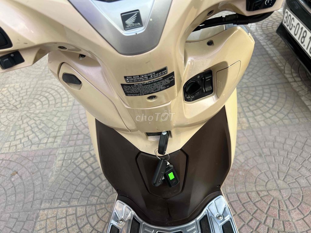 LEAD bản đặc biết chính chủ từ mới. Mua bán Xe máy tại Quận Hà Đông Hà Nội được đăng bởi tung hình 11