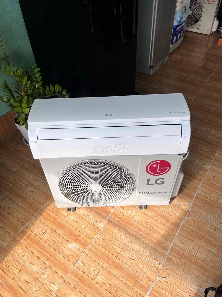 Máy lạnh LG Dual Inverter 2024 Trắng. Mua bán Máy lạnh, điều hoà tại Thành phố Trà Vinh Trà Vinh được đăng bởi Điện Máy Điện Lạnh Thanh lý hình 1