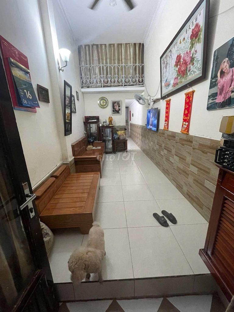 Cho thuê nhà nguyên căn 2 tầng, 60m2, Đội Cấn, Ba Đình