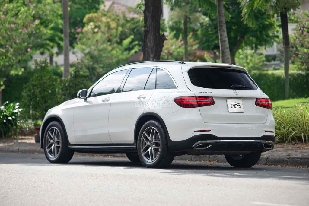 Mercedes GLC300 2018 1 chủ Trắng // Nâu. Mua bán Ô tô tại Quận 7 Tp Hồ Chí Minh được đăng bởi Nguyễn Lê Trung hình 9
