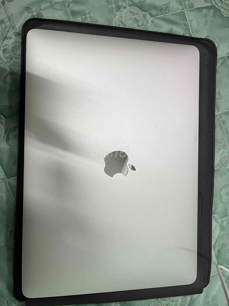 Apple Macbook Air 2020 i5 8GB/512GB 99%. Mua bán Laptop tại Huyện Yên Phong Bắc Ninh được đăng bởi minhanhtran hình 1