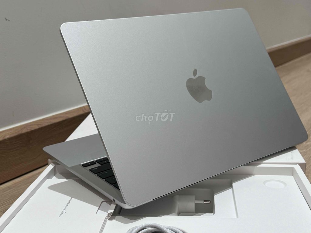 Apple Macbook Air M4 16GB/256GB Bạc. Mua bán Laptop tại Quận Bình Thạnh Tp Hồ Chí Minh được đăng bởi HStore hình 1