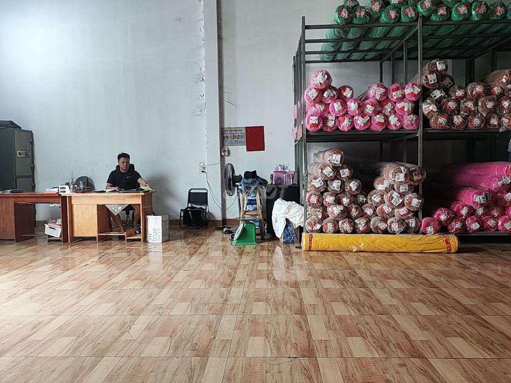 Cần tuyển nam bốc hàng vải may mặc. Việc làm Tài xế giao hàng xe máy tại Huyện Gia Bình Bắc Ninh được đăng bởi Nguyễn Trọng Đại hình 1