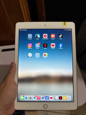 Bán ipad gen 6 128g có sim. Mua bán Máy tính bảng tại Quận Hoàng Mai Hà Nội được đăng bởi Ngọc Lê