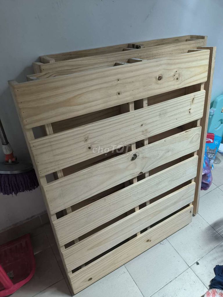 Pallet giường Gỗ thông Nhập khẩu Vàng nhạt 1m6x2m. Mua bán Giường, chăn ga gối nệm tại Quận 12 Tp Hồ Chí Minh được đăng bởi Lê Việt Hưng hình 1