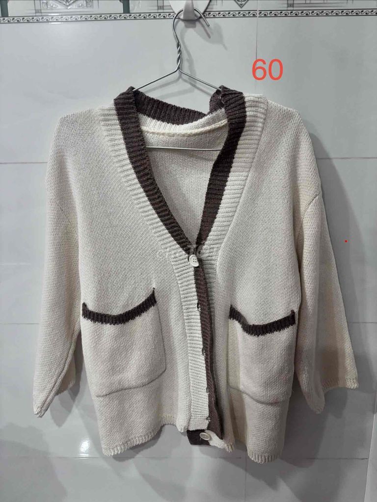 Pass Áo khoác cardigan Nữ Len Trắng, Nâu. Mua bán Quần áo tại Quận Tân Bình Tp Hồ Chí Minh được đăng bởi Thu Vo hình 1