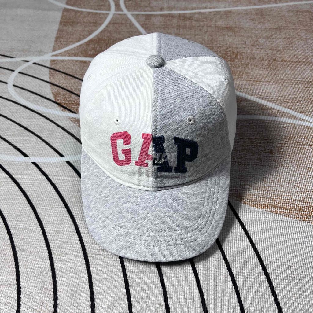 Mũ lưỡi trai GAP Unisex Xám Trắng. Mua bán Phụ kiện thời trang khác tại Huyện Đức Trọng Lâm Đồng được đăng bởi Black 2hand  hình 1