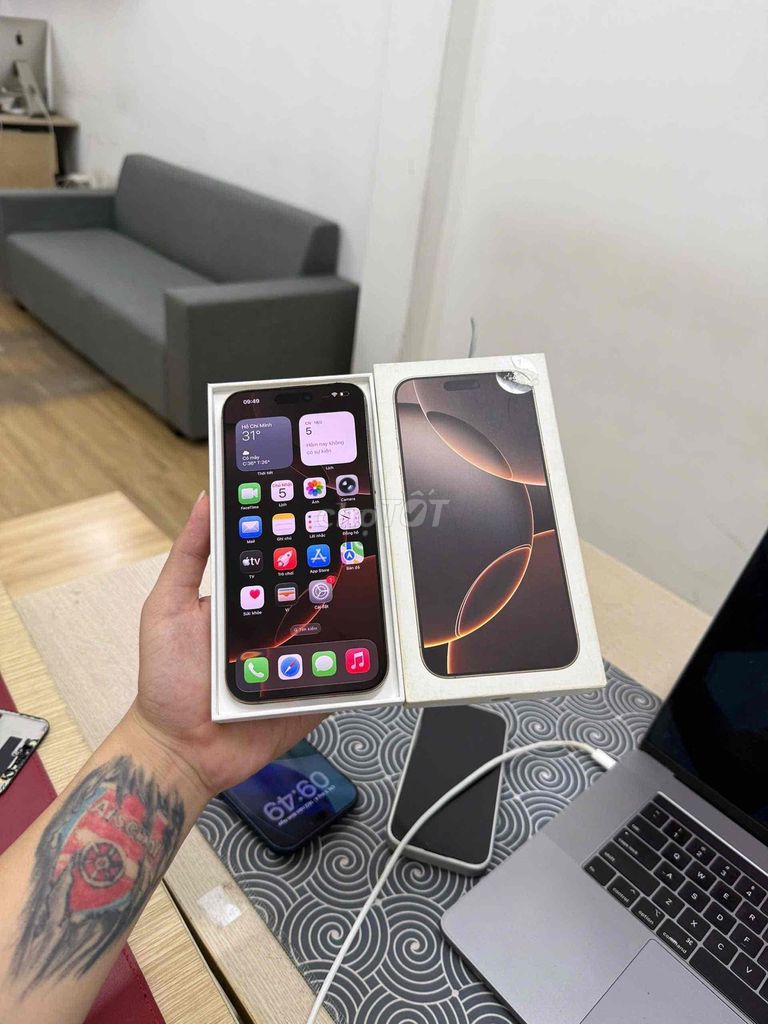 iPhone 16 Pro Max Vn/a 256G Like New Còn BH 7-2026. Mua bán Điện thoại tại Quận Đống Đa Hà Nội được đăng bởi Hà Nội Mobile Bao Duyệt Nợ Xấu hình 1