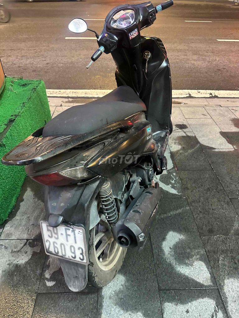 На запчасти мотоцикл Kymco спортивный черный