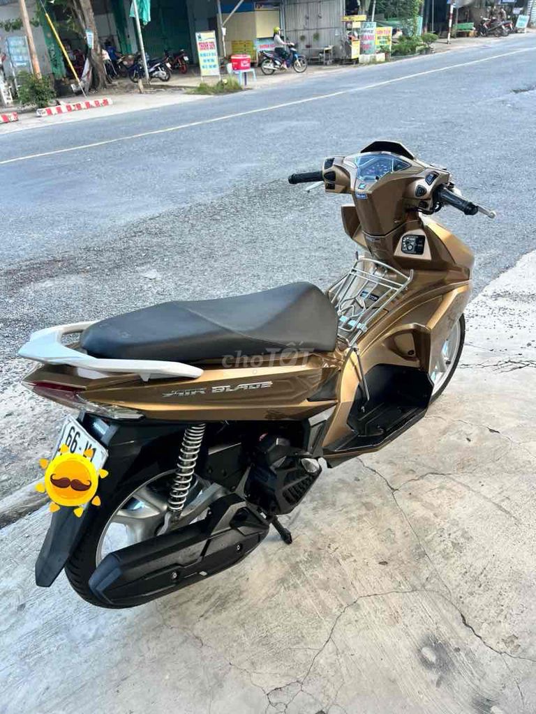 Airblade Fi xe đẹp Máy Zin (trả góp). Mua bán Xe máy tại Huyện Lai Vung Đồng Tháp được đăng bởi Cửa Hàng Xe Gắn Máy PHONG uy tín hình 2