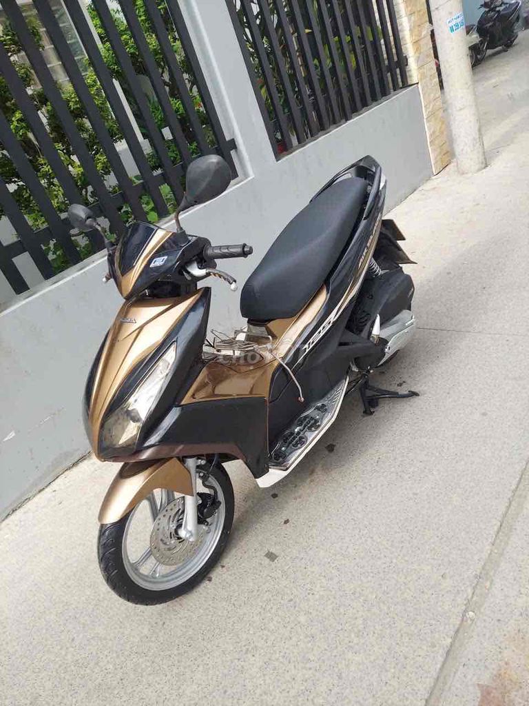 Honda Air Blade 2013 золотистый