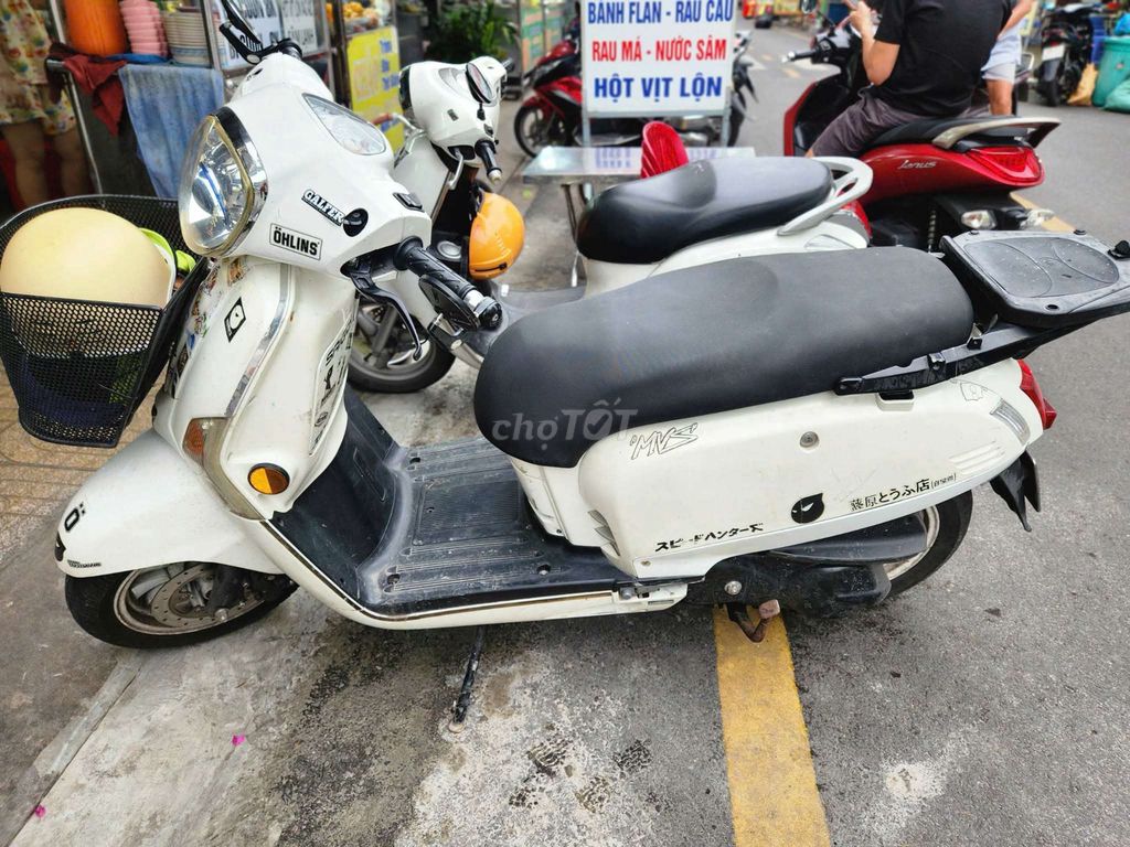 Скутер Kymco 175cc, белый, 2 дисковых тормоза