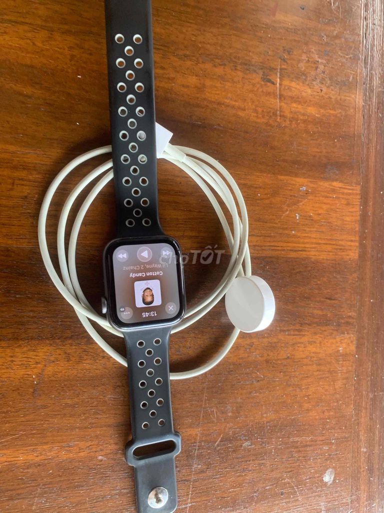apple series 4 nike