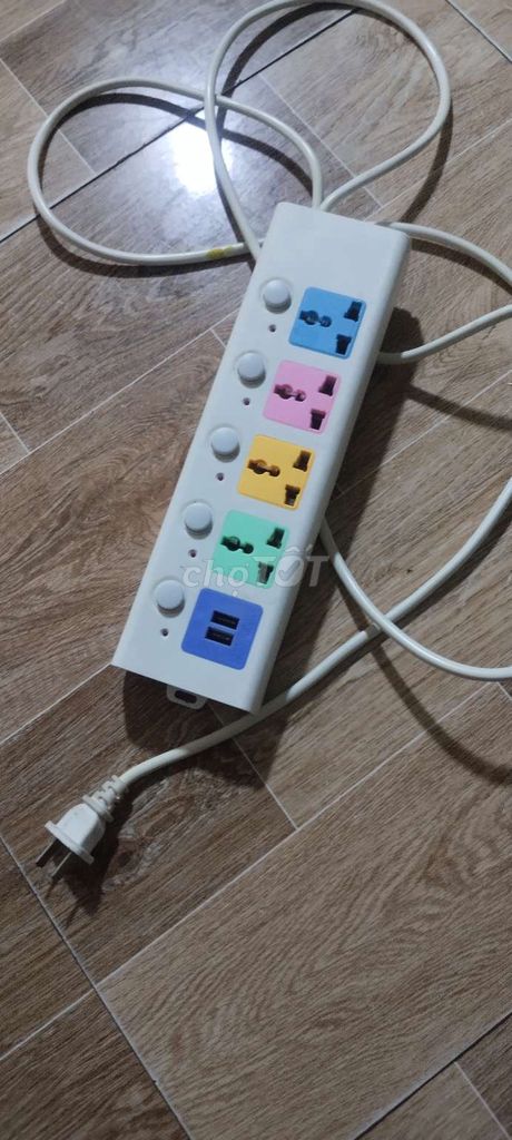 Ổ cắm điện Trắng có nút ngắt nguồn. Mua bán Nội thất, đồ gia dụng khác tại Thị xã Phú Mỹ Bà Rịa - Vũng Tàu được đăng bởi Vinh Hoa hình 1