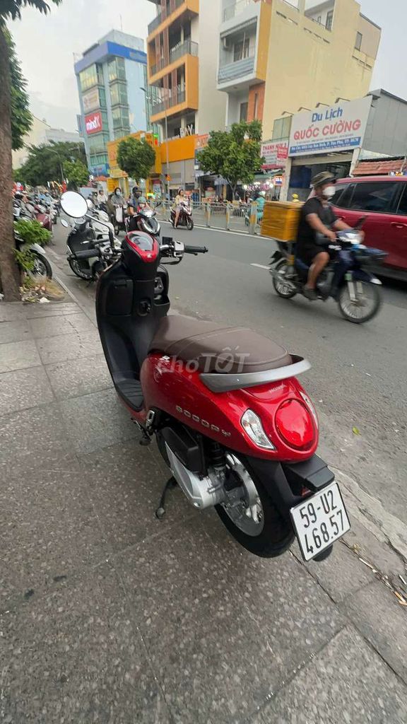 Honda Scoopy 2024 красный б/у