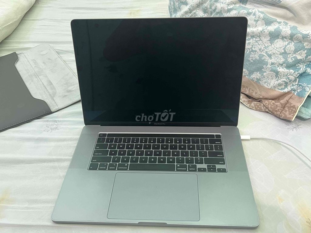 Apple MacBook Pro 16-inch 2019 i9 16GB. Mua bán Laptop tại Huyện Châu Đức Bà Rịa - Vũng Tàu được đăng bởi nhan nguyen hình 1