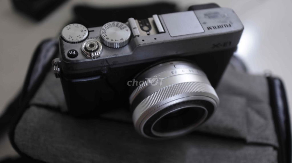 Máy ảnh Fujifilm XE1 Bạc, Đen kèm sạc. Mua bán Máy ảnh, Máy quay tại Thành phố Thủ Đức Tp Hồ Chí Minh được đăng bởi Đinh Anh Tài hình 1