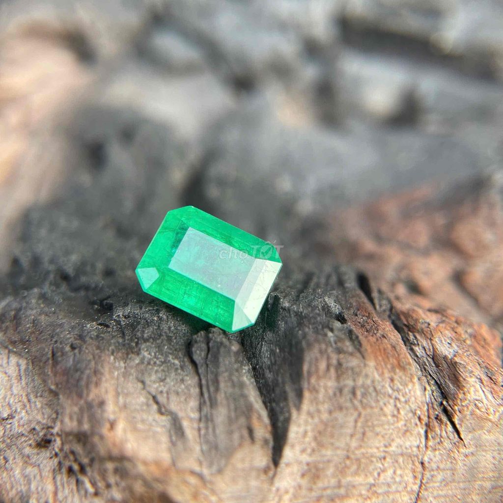 Viên Emerald Hàng Thiên Nhiên 2.2ct