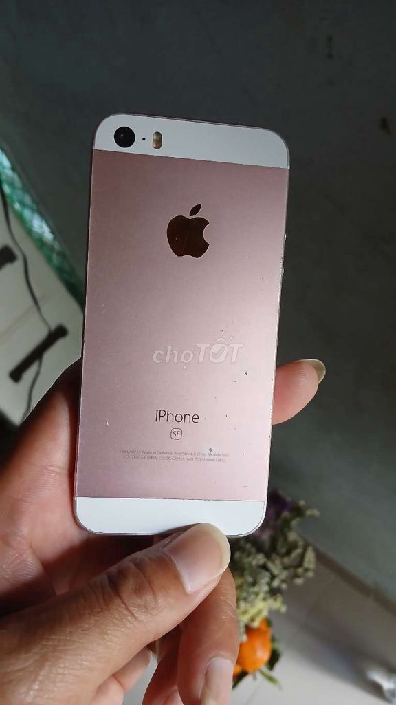 Apple iPhone SE 32GB Vàng hồng. Mua bán Điện thoại tại Quận 12 Tp Hồ Chí Minh được đăng bởi anh khang  hình 1