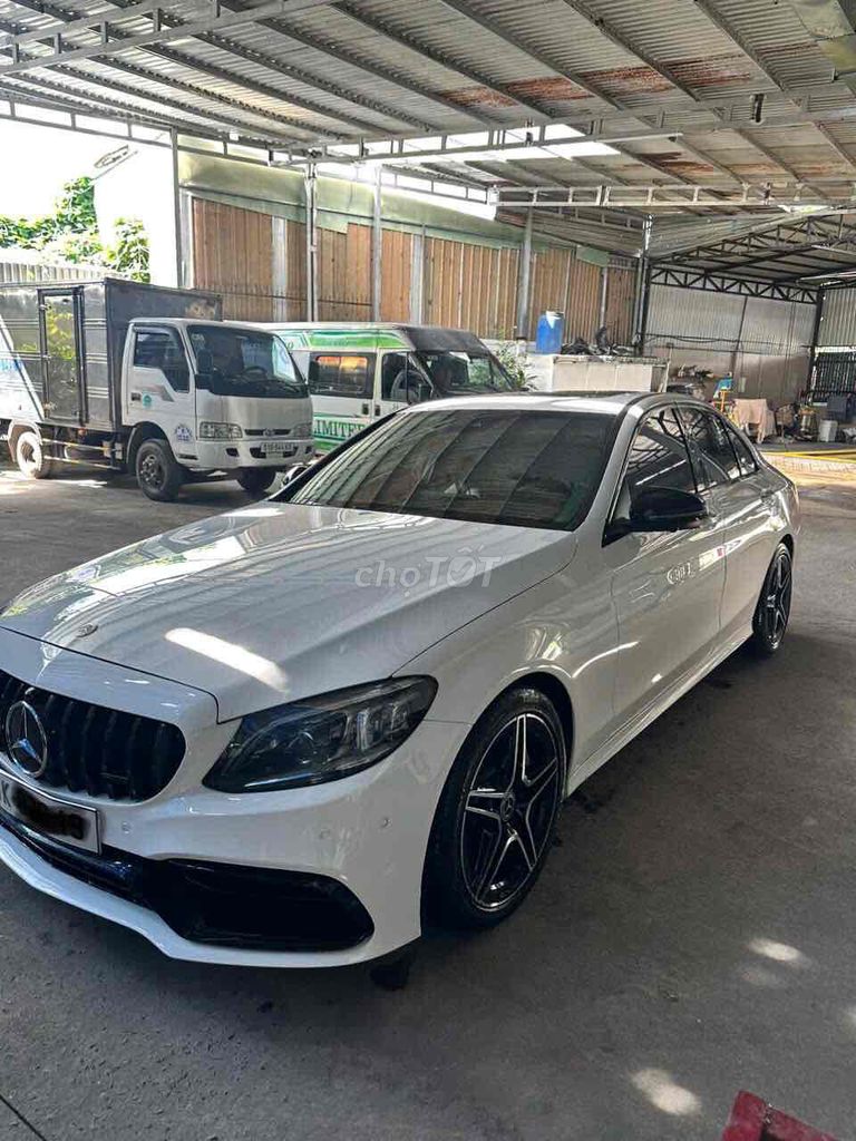 Mercedes-Benz C300 Trắng 5 chổ. Mua bán Ô tô tại Quận 12 Tp Hồ Chí Minh được đăng bởi Ngân hình 4