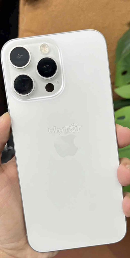 iPhone 15 Pro Max Lock CNC 256GB Trắng. Mua bán Điện thoại tại Quận Bình Thuỷ Cần Thơ được đăng bởi Van hình 1
