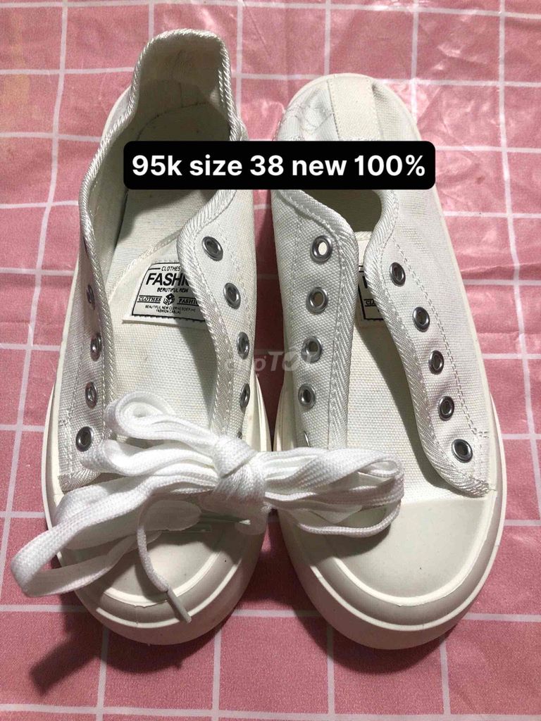Giày thể thao nữ trắng size 38 Mới 100%. Mua bán Giày dép tại Thành phố Buôn Ma Thuột Đắk Lắk được đăng bởi Phan Ngọc Huyền Ann hình 1