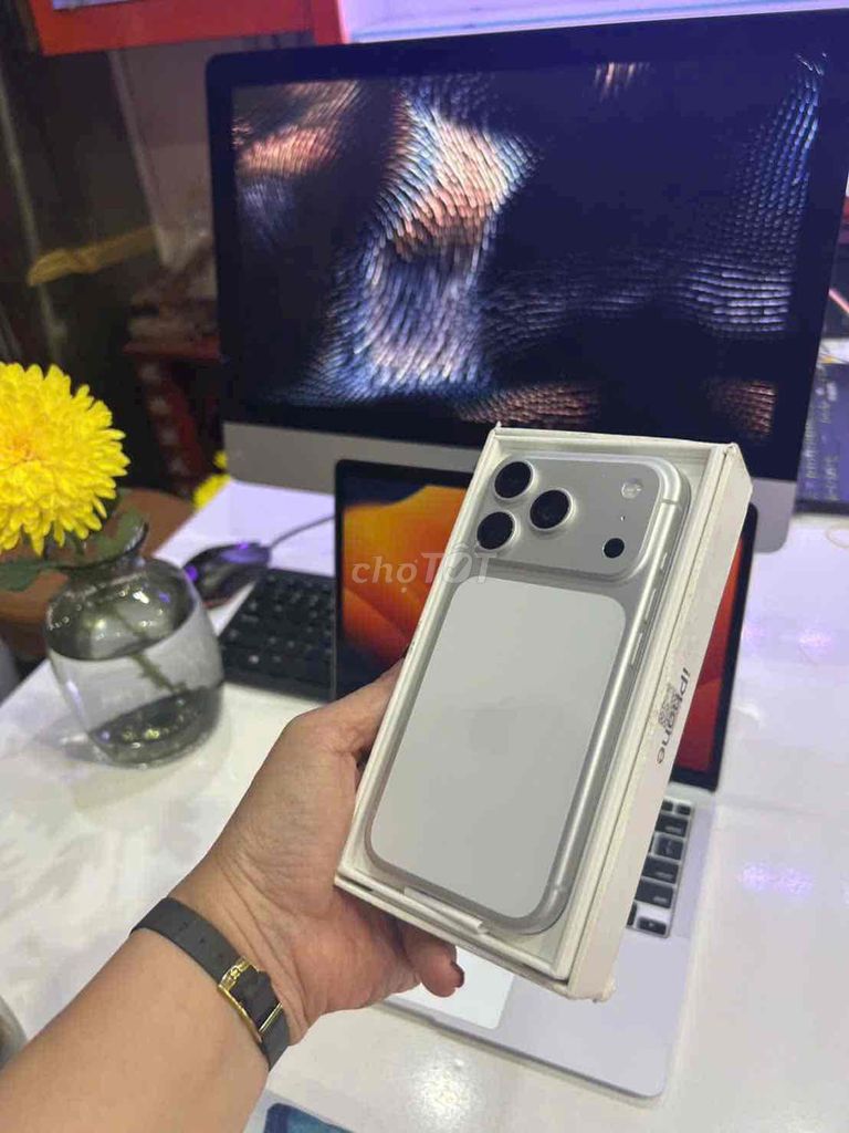 iPhone 17 Pro Max 512GB Trắng 100% Mỹ. Mua bán Điện thoại tại Quận 3 Tp Hồ Chí Minh được đăng bởi Nam Á Mobile hình 1