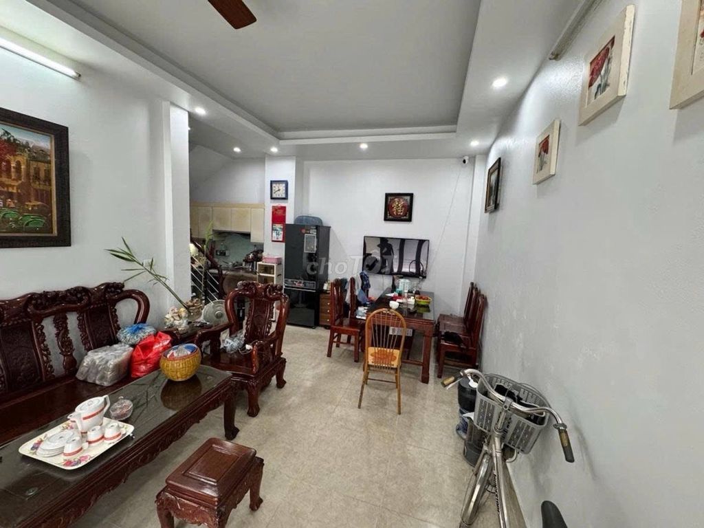 Угловой дом рядом с Батькоа, 30м², чуть более 4 млрд