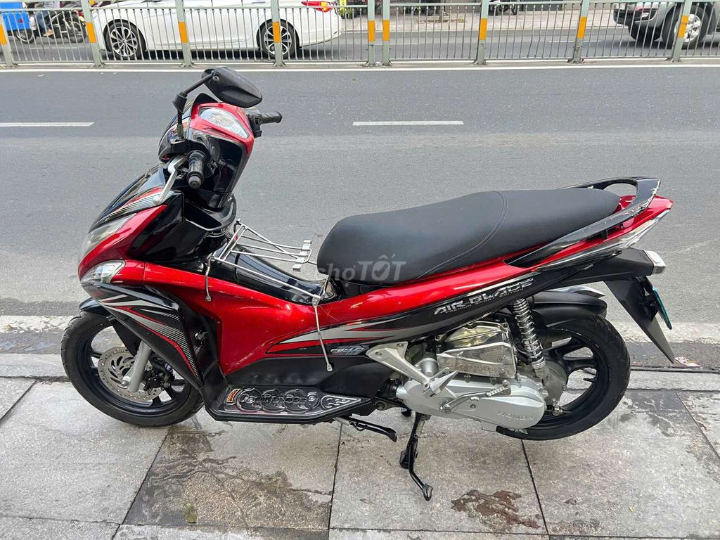 Honda air blade 2012 mới 90% biển số thành phố. Mua bán Xe máy tại Quận Tân Phú Tp Hồ Chí Minh được đăng bởi Tuanduy hình 5