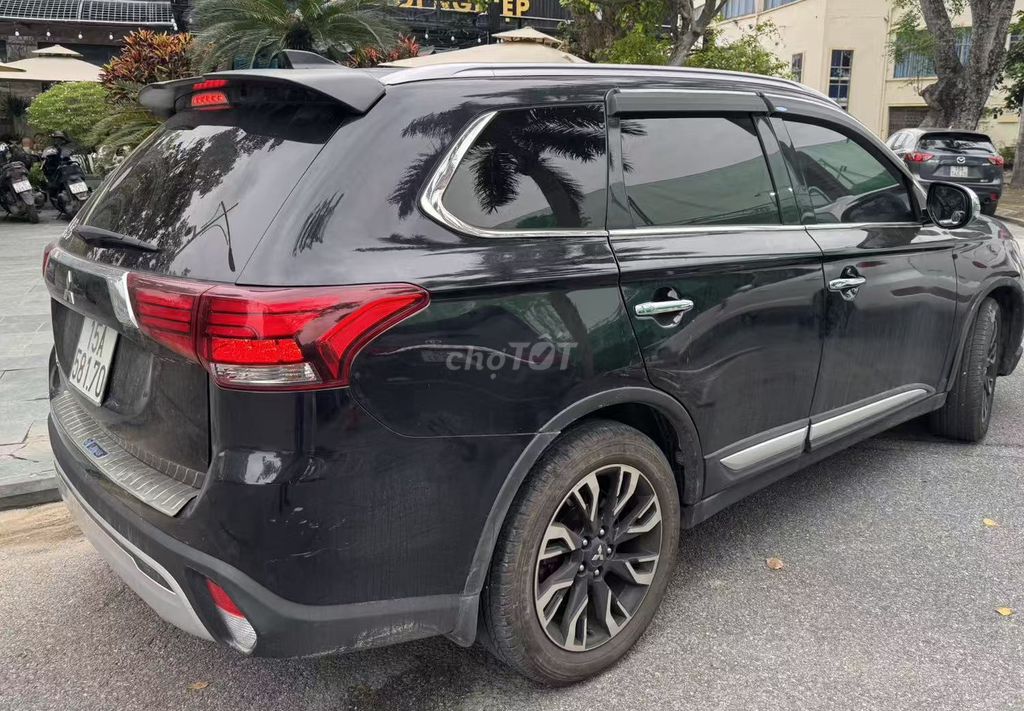 Mitsubishi Outlander 2020 2.0 CVT - 89957 km. Mua bán Ô tô tại Quận Ngô Quyền Hải Phòng được đăng bởi Trang Thạch hình 4
