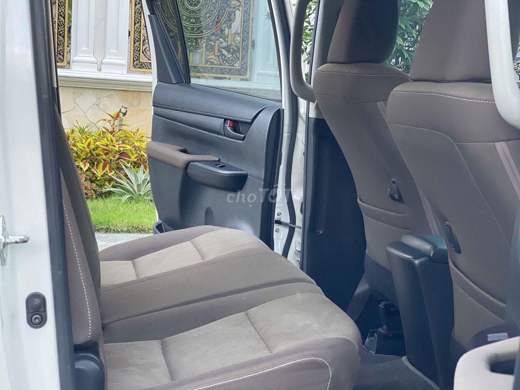 Toyota Hilux 2019  - 76000 km nguyên zin. Mua bán Ô tô tại Huyện Hóc Môn Tp Hồ Chí Minh được đăng bởi Song Hành hình 4