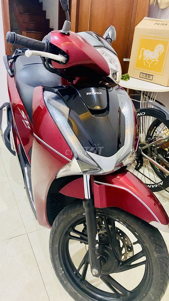 Xe máy Honda SH125i đời 2019 màu đỏ đen. Mua bán Xe máy tại Quận Cẩm Lệ Đà Nẵng được đăng bởi Nguyễn Khánh hình 1