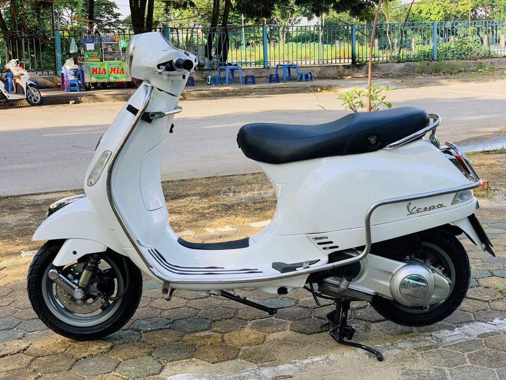 Vespa LX 125 ie nguyên bản biển HÀ NỘI xe nữ đi. Mua bán Xe máy tại Quận Cầu Giấy Hà Nội được đăng bởi A Nam hình 4