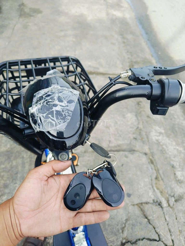 Xe 98% binh moi 100%. Mua bán Xe điện tại Thành phố Vĩnh Long Vĩnh Long được đăng bởi Vi tính Bảo Phương hình 4