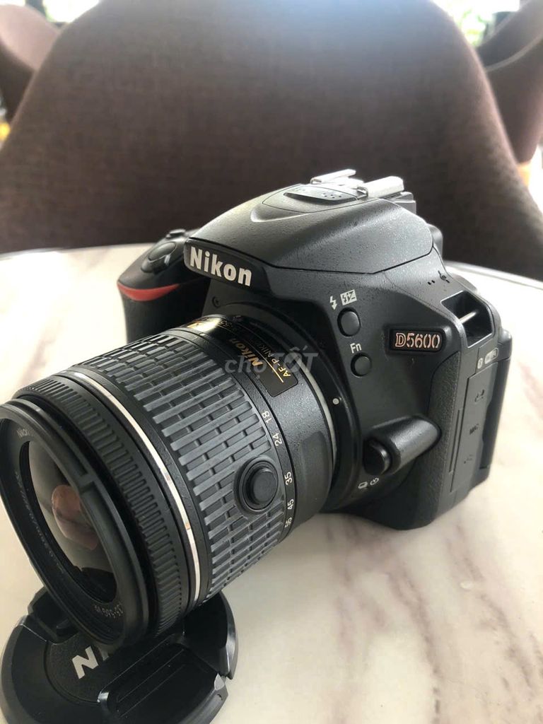 Nikon D5600 + Kit 18-55 VR II Likenew