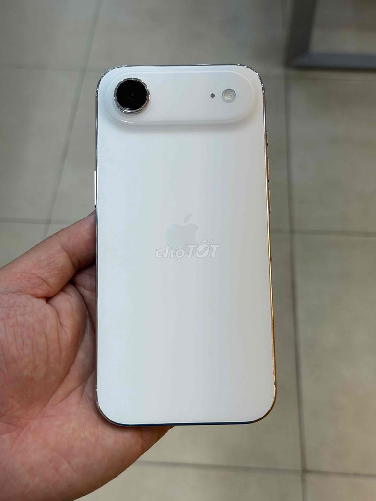 iPhone 17 Air 256gb trắng. Mua bán Điện thoại tại Thành phố Huế Thừa Thiên Huế được đăng bởi Anh Lê hình 1
