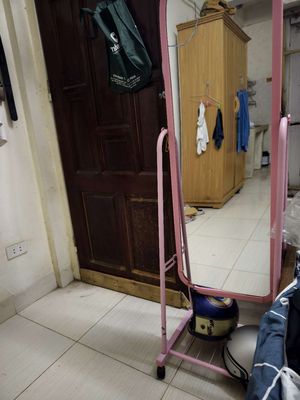 Bán gương soi toàn thân, có giá đỡ. Mua bán Nội thất, đồ gia dụng khác tại Quận Thanh Xuân Hà Nội được đăng bởi Nguyễn Trung Nhân