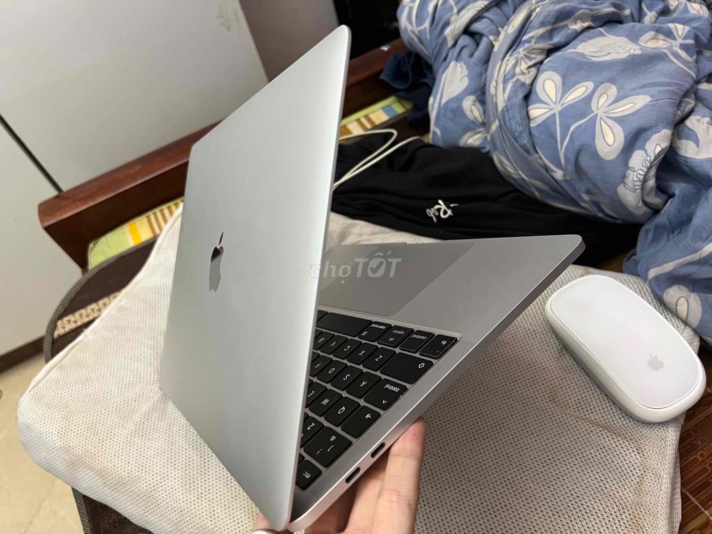 MacBook Pro M2 13 inch 16GB/512GB touchbar. Mua bán Laptop tại Huyện Hoài Đức Hà Nội được đăng bởi Phạm Trung hình 1