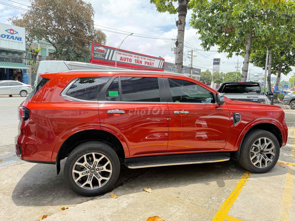 Everest 2023 Titanium AT 4x4 nội thất nâu hiếm.. Mua bán Ô tô tại Quận 1 Tp Hồ Chí Minh được đăng bởi Quynh Nguyen hình 2