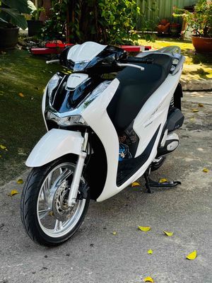 Honda SH 160i ABS Trắng 4000 km