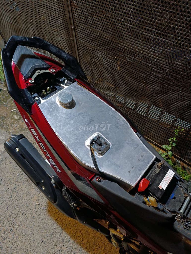 Yamaha Exciter 5s, красный, механическая коробка передач