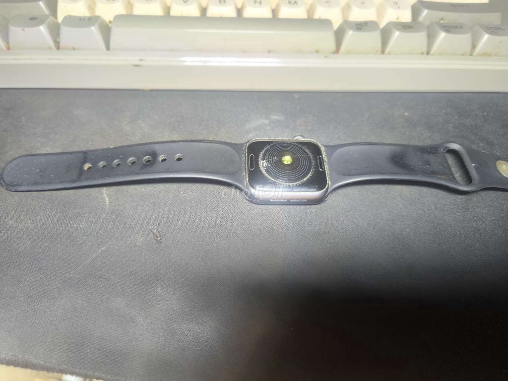 Apple Watch Series 4 Đen 40mm. Mua bán Thiết bị đeo thông minh tại Quận Ninh Kiều Cần Thơ được đăng bởi Nguyễn Văn Phương hình 1