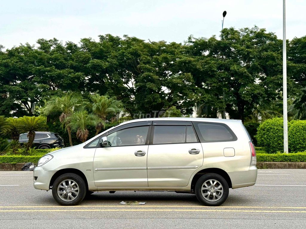 Toyota Innova 2007 G - 136000 km. Mua bán Ô tô tại Quận Long Biên Hà Nội được đăng bởi Thế Anh hình 4