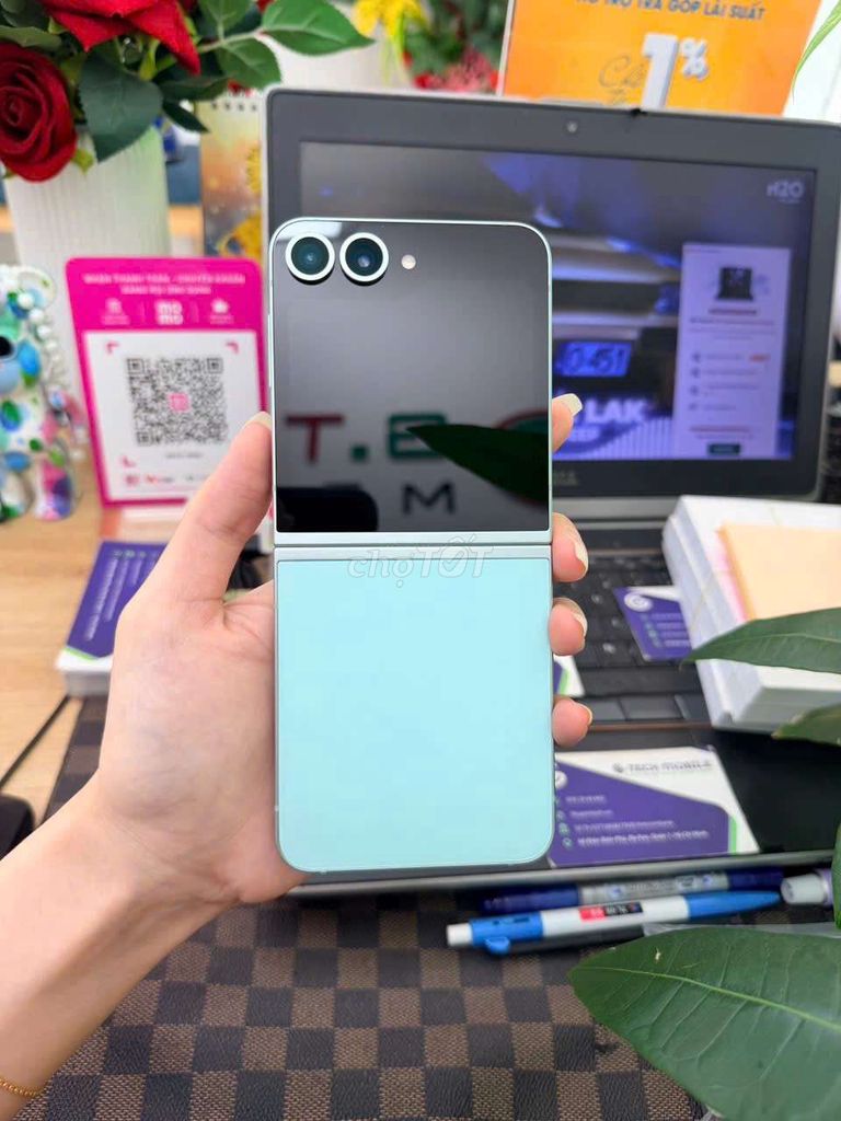 Samsung Galaxy Z Flip 5 256GB Xanh. Mua bán Điện thoại tại Thành phố Thủ Đức Tp Hồ Chí Minh được đăng bởi Minh phương hình 1