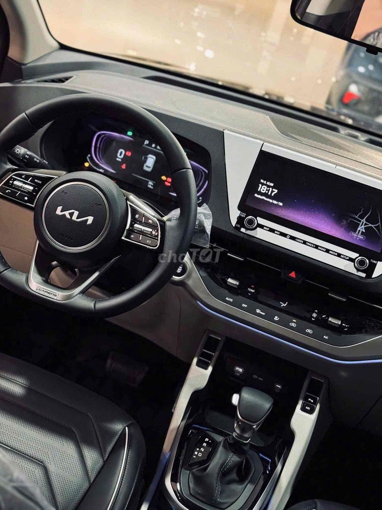 Sẵn KIA carens luxuyry đen giao ngay. Mua bán Ô tô tại Quận Gò Vấp Tp Hồ Chí Minh được đăng bởi Tú Nguyễn Mazda Kia hình 2