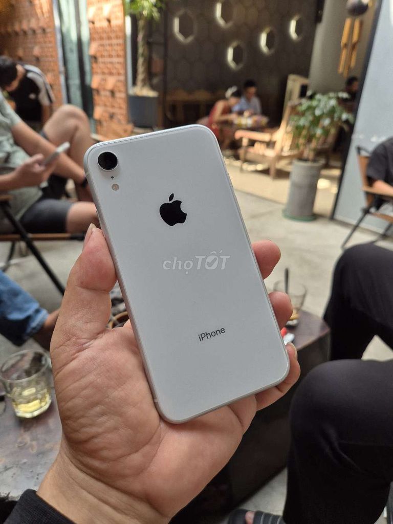 iPhone XR Trắng quốc tế. Mua bán Điện thoại tại Thành phố Thuận An Bình Dương được đăng bởi Chuyên Iphone QT và Lock Mua bán Giao Lưu hình 1