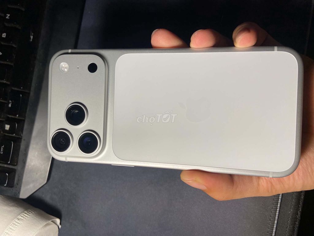 Apple iPhone 17 Pro Max 512GB Bạc lock . Mua bán Điện thoại tại Quận Hoàng Mai Hà Nội được đăng bởi nguyen vu hình 1