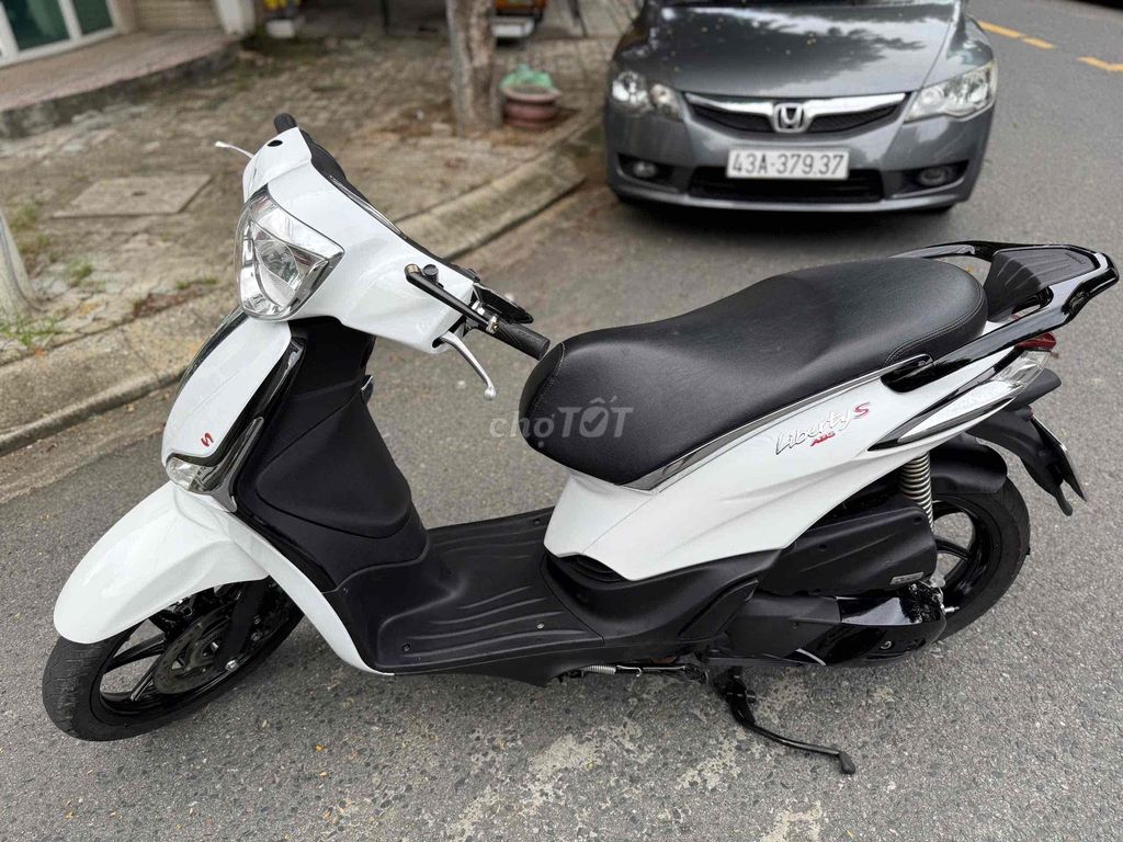 Liberty 216 abs trắng ngọc trinh siêu siêu đẹp máy. Mua bán Xe máy tại Quận Thanh Khê Đà Nẵng được đăng bởi Hoài Vespa hình 5