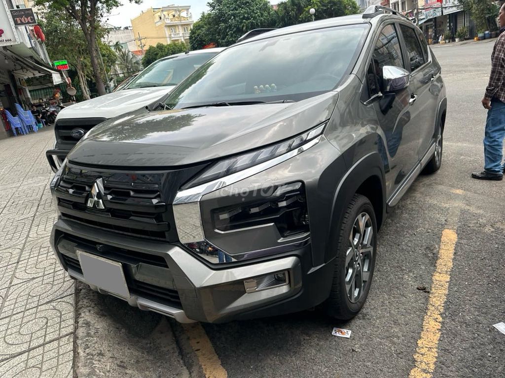 Xpander Cross 2024 màu xám lướt 9.000 km. Mua bán Ô tô tại Quận Gò Vấp Tp Hồ Chí Minh được đăng bởi Quang hình 1